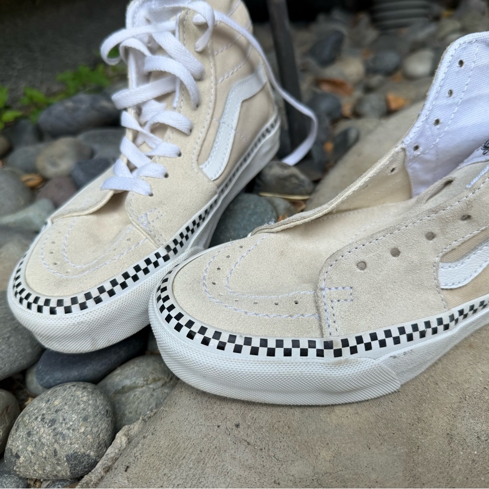 Vans Cream and White Classic Sneakers W size 5